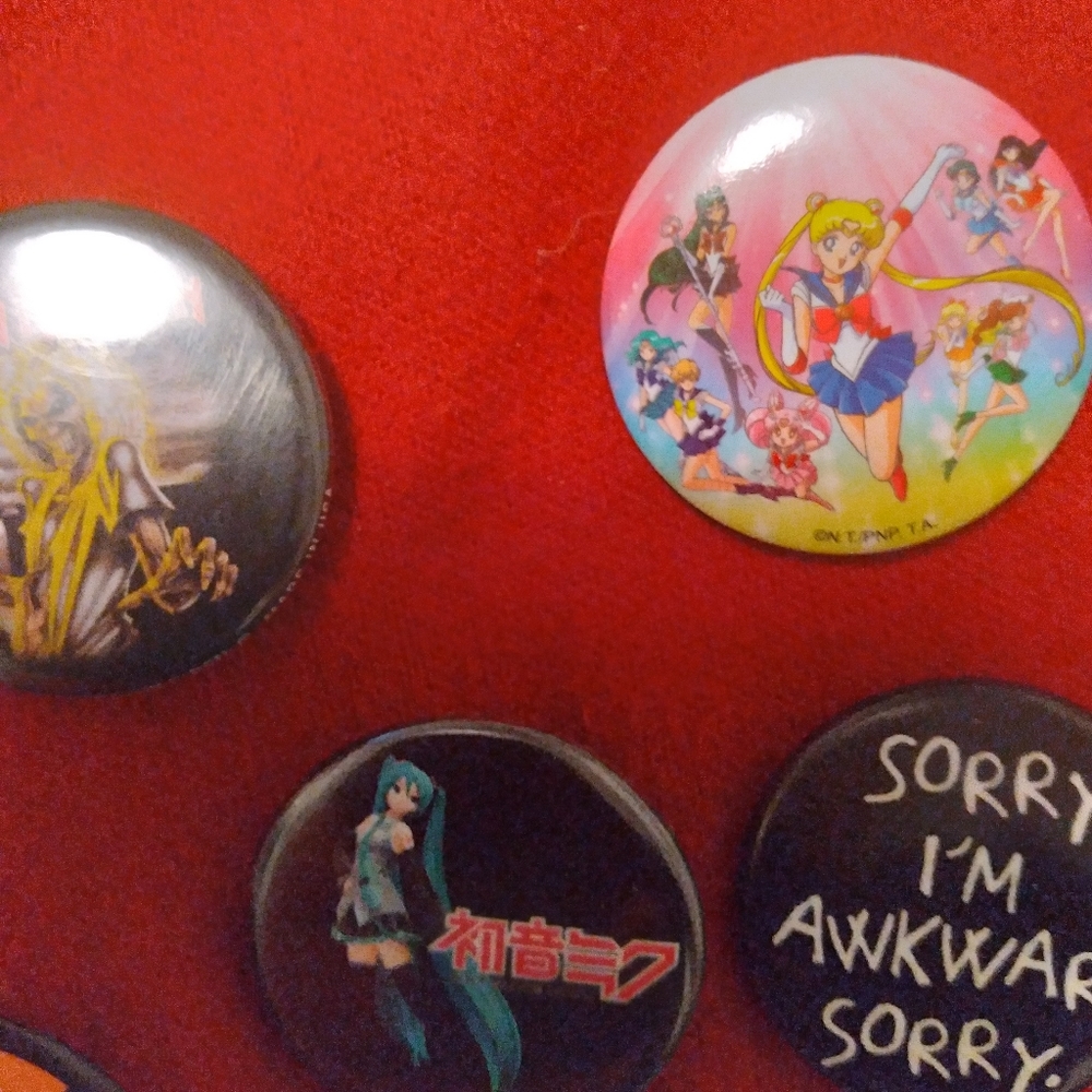 Hot Topic Pin Set (x15) - Picture 3 of 7